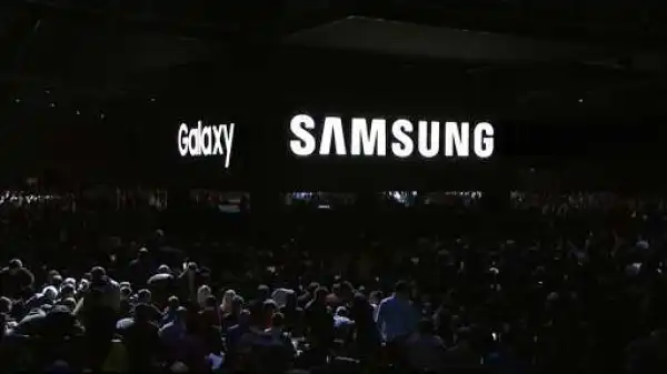 Samsung To Unveil Foldable Smartphone In Q3/Q4 2017.